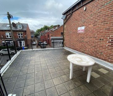8 bedroom flat to rent - Photo 4