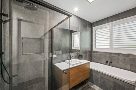 Modern Hinterland Retreat - Photo 3