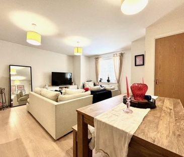 Chatham Road, Stratford-upon-Avon, CV37 - Photo 2