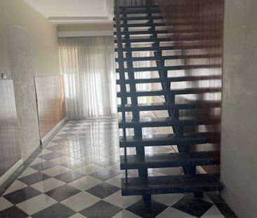 Refurbished Large One Bedroom PLUS small study, Apartment unit with... - Photo 3