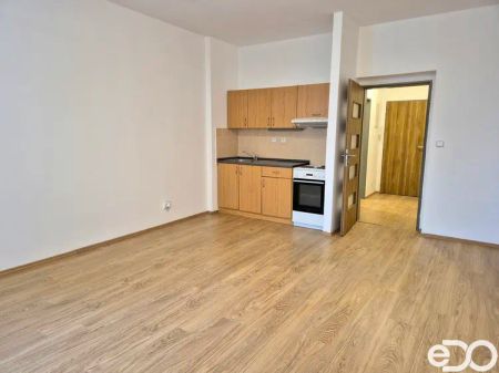 Praktický byt 1+kk na Anenském náměstí - Photo 3
