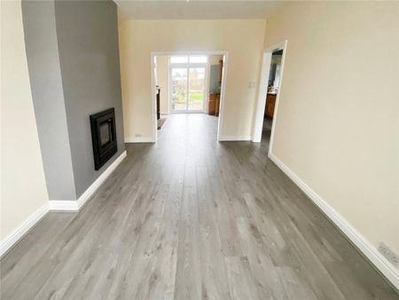 3 bedroom semi-detached house to rent - Photo 4