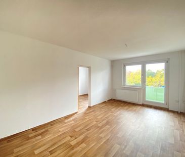 Einzug gut planbar - große 3-Raumwohnung mit Balkon, Dusche und Aufzug - Photo 1