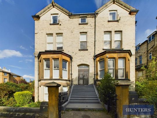 3 bedroom flat to rent - Photo 1