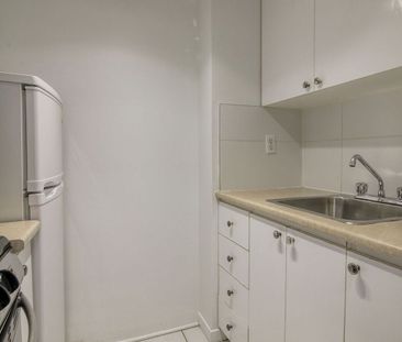 3455 Aylmer - Photo 2