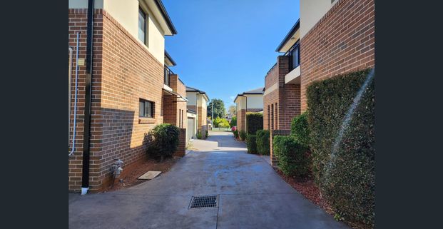 Near new full brick 3 bedrooms Villa - Photo 1