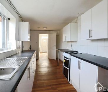 3 bedroom end of terrace house to rent - Photo 6