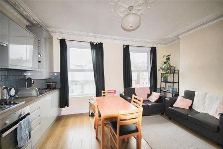 2 bedroom flat to rent - Photo 4