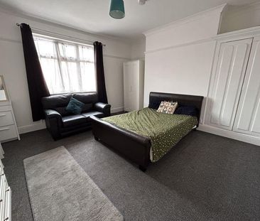 1 bedroom in a house share to rent - Photo 1