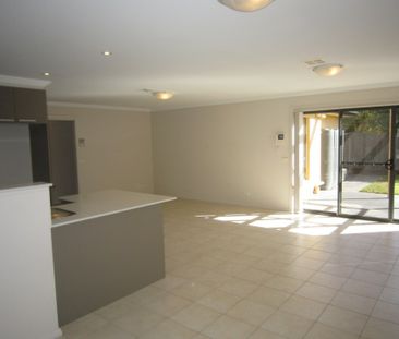 Large 4 Bedroom Home in Great Location - Photo 4