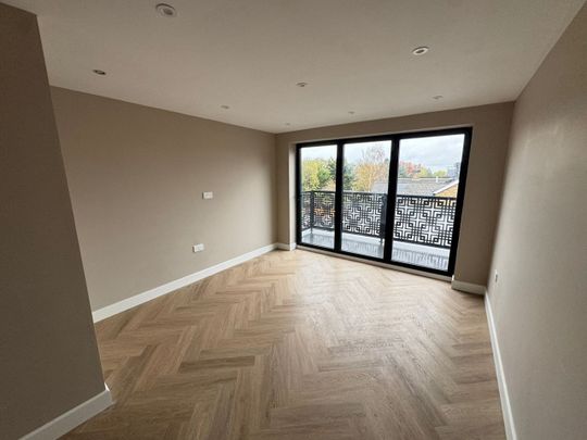 2 Bed Flat, High Road, N12 - Photo 1