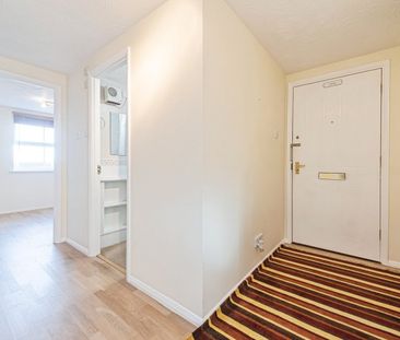 2 Bed Flat, Elm Park, RG30 - Photo 4