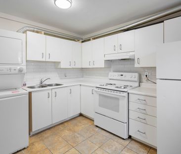 For Lease - 2-356 Timothy Street, Newmarket, Ontario - Photo 1