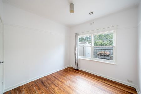 2 Lyttle Avenue, Essendon VIC 3040 - Photo 4