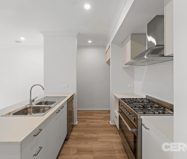 Modern, Low-Maintenance Living in the Heart of Mickleham. - Photo 5