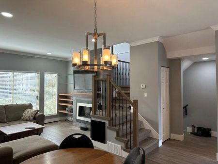 Fully Renovated Bright Spacious Townhome 3 Bedrooms/Flex Room, 3 Bathrooms - Photo 5