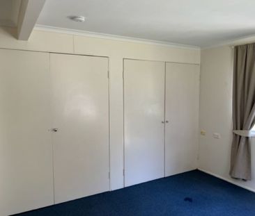 Spacious Ground Floor Unit in a Quiet Location - Photo 3