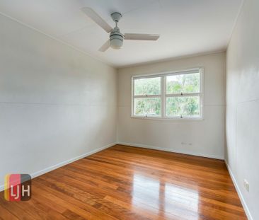 AIR CONDITIONED TWO BEDROOM UNIT WITH AIR COURTYARD! - Photo 4