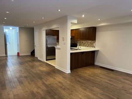 For Lease - 23 Heritage Hollow Estate Street, Richmond Hill, Ontario - Photo 4