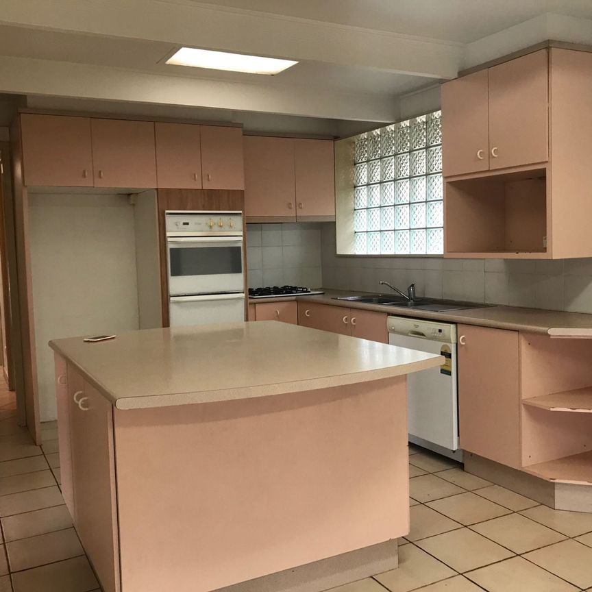 Family home in great location! - Photo 1