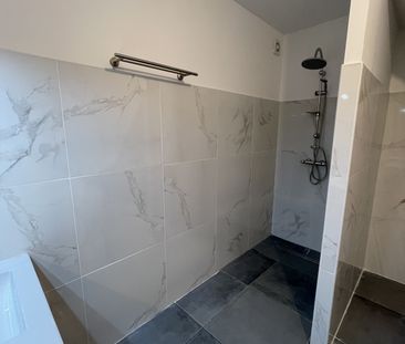 Location Maison 4 pièces 97m² ST PIERRE 97410 - Photo 3