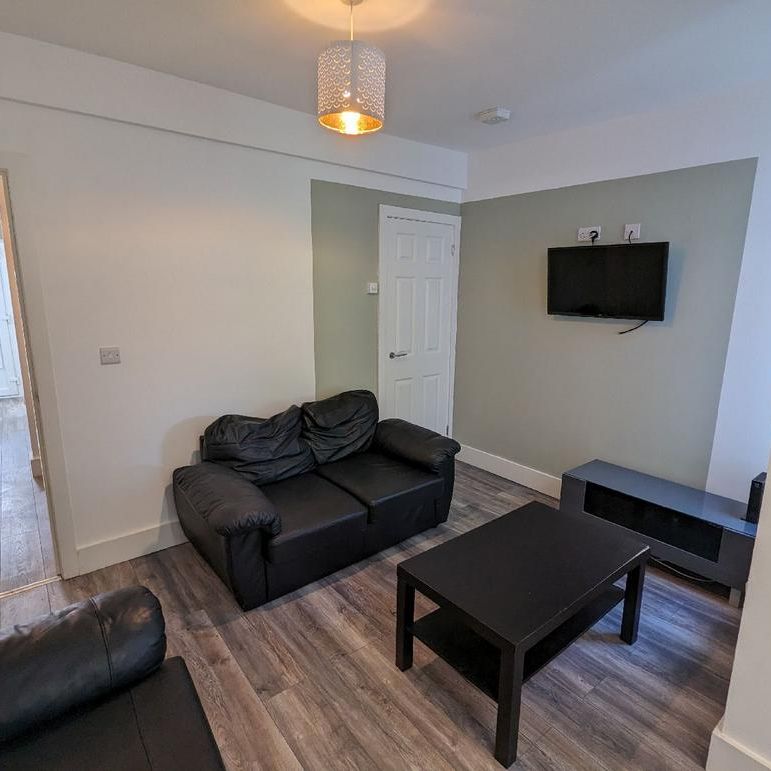 5 bedroom house to rent - Photo 1