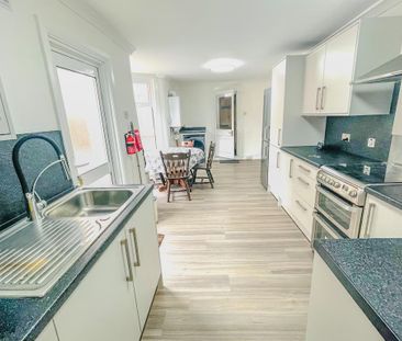 3 bedroom terraced house to rent - Photo 5