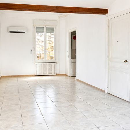 Location Appartement 2 pièces 46m² - Photo 4