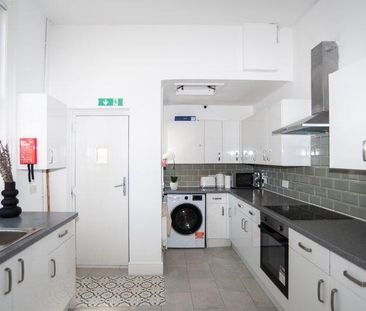 1 bedroom in a house share to rent - Photo 4