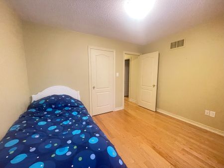 For Lease - 75 Vine Cliff Boulevard, Markham, Ontario - Photo 4