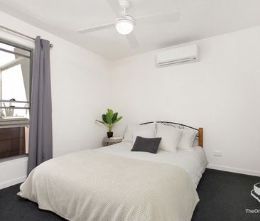 Amazing Private Courtyard - Available Again After Long Term Lease E... - Photo 2