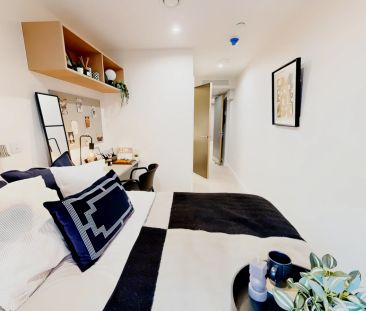 Deluxe Ensuite (Floors 1-12) - Photo 2