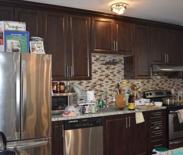 For Lease - 966 Dundas Street, Toronto, Ontario - Photo 1