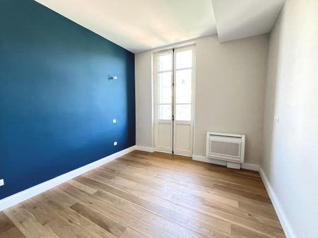 location Appartement F4 DE 116.7m² À NICE - Photo 2