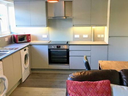 Winterbourne Road First Floor Large Single - Photo 4