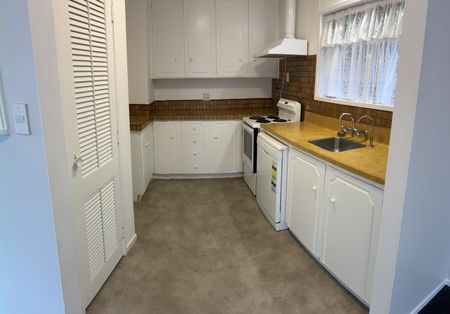 Cosy home plus a Pool! - Photo 2