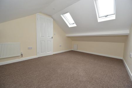 4 bedroom bungalow to rent - Photo 2