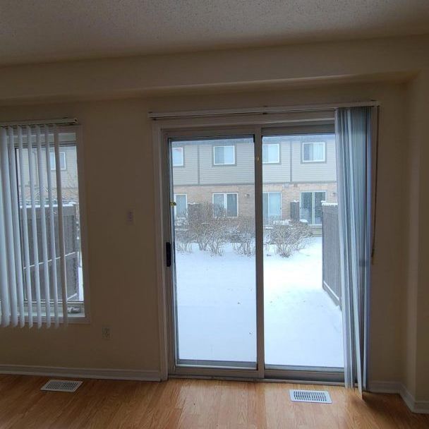 For Lease - 5 Fairglen Avenue Unit# 4, Brampton, Ontario - Photo 1