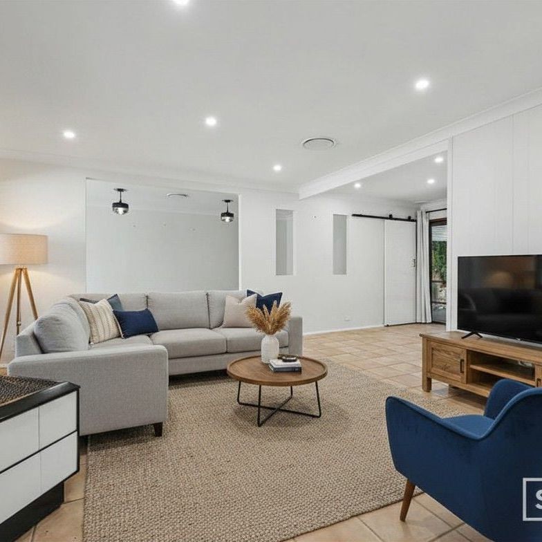 Stylishly 3-Bedroom Home with Pool - Photo 1