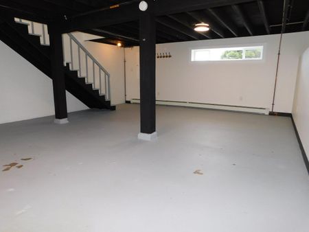 FOR RENT – 177 Coronation Avenue, Halifax, Nova Scotia - Photo 3