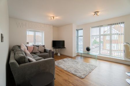 3 bedroom penthouse to rent - Photo 2