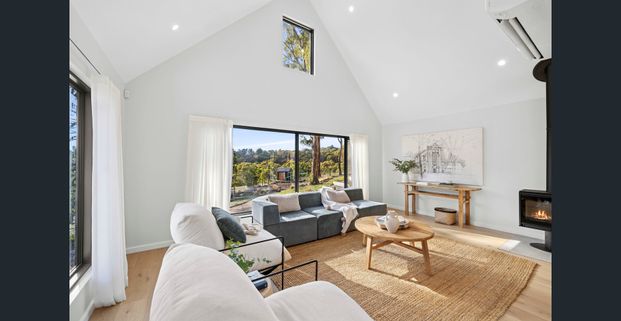 Elevated country living. - Photo 1