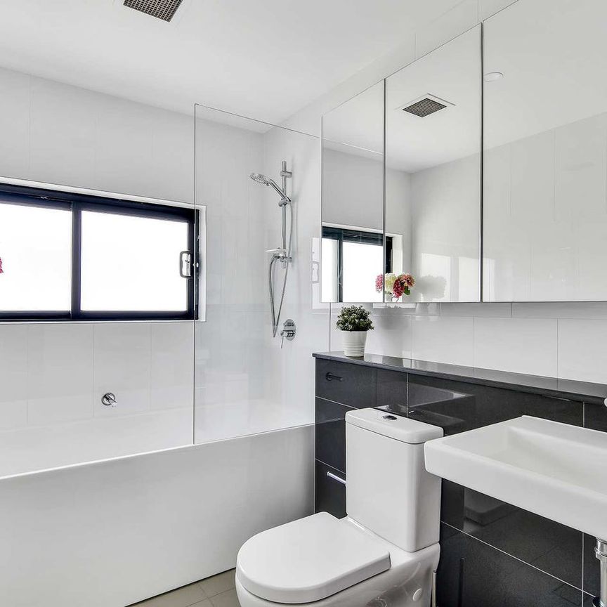 Top floor three bedroom apartment in The Birmingham - Photo 1