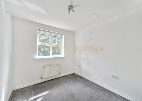 Bampton Drive, Mill Hill - Photo 1
