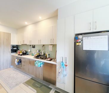 Modern 2 Bed | 2 Bath | 1 Car For rent in Balwyn North - Photo 3