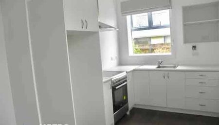 Great Location Flat - Photo 3