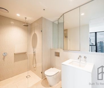 Light Filled Living - Photo 2