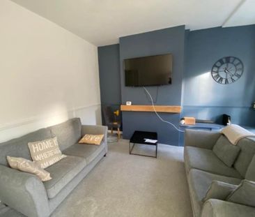 Salisbury View (Room 2), Armley, Leeds - Photo 2