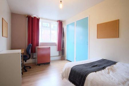 3 bedroom flat share to rent - Photo 3
