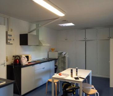 Location Appartement 1 pièce 10m² BORDEAUX 33000 - Photo 2
